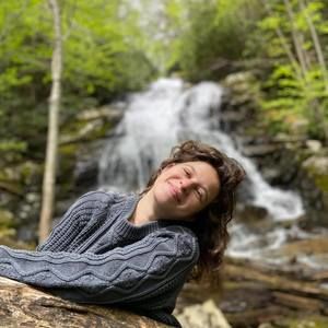 Meet your Posher, Mia